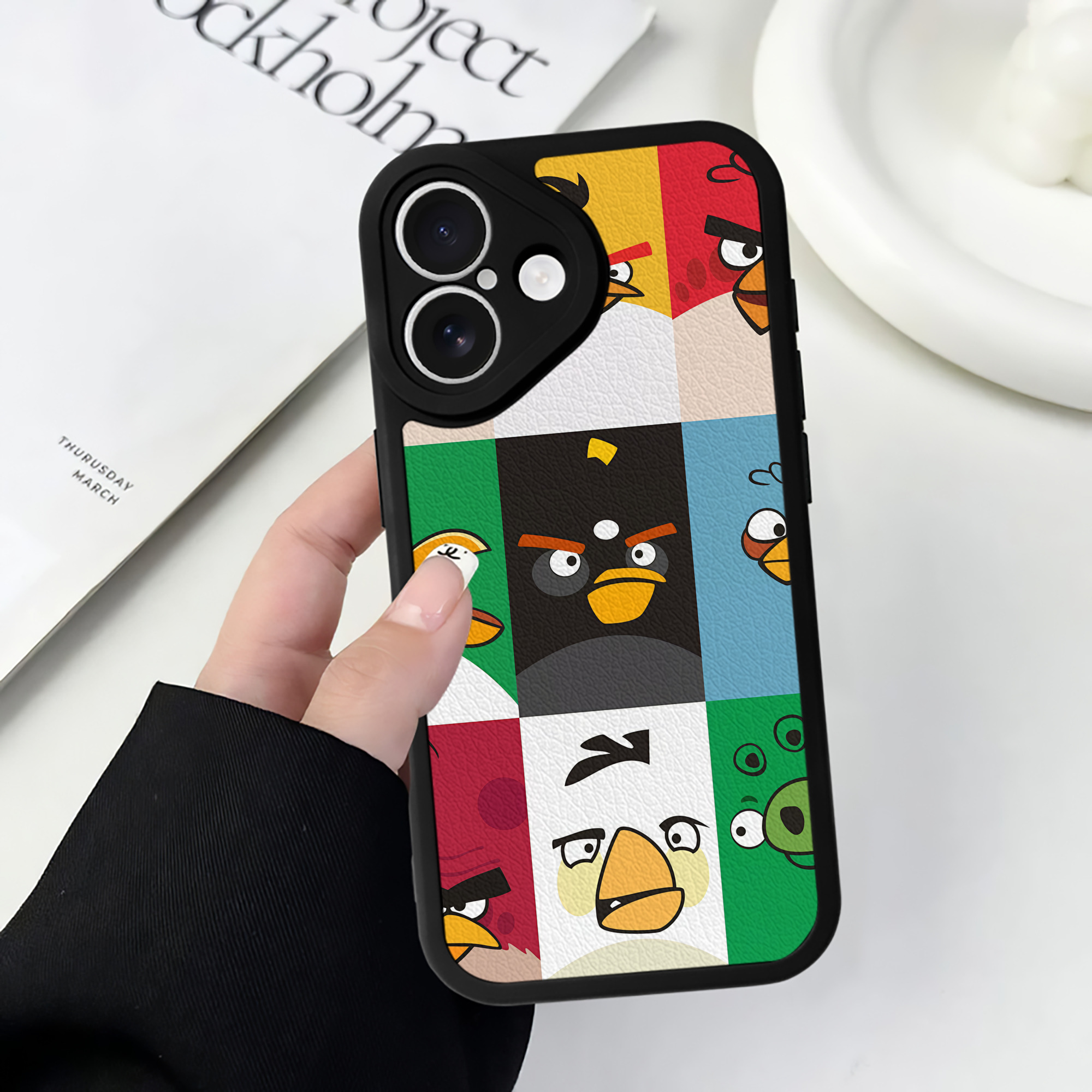 （画像用） Angry Birds アングリーバード 【iPhone 16シリーズ対応】シリコンスマホケース（レザー調） 材質：シリコン